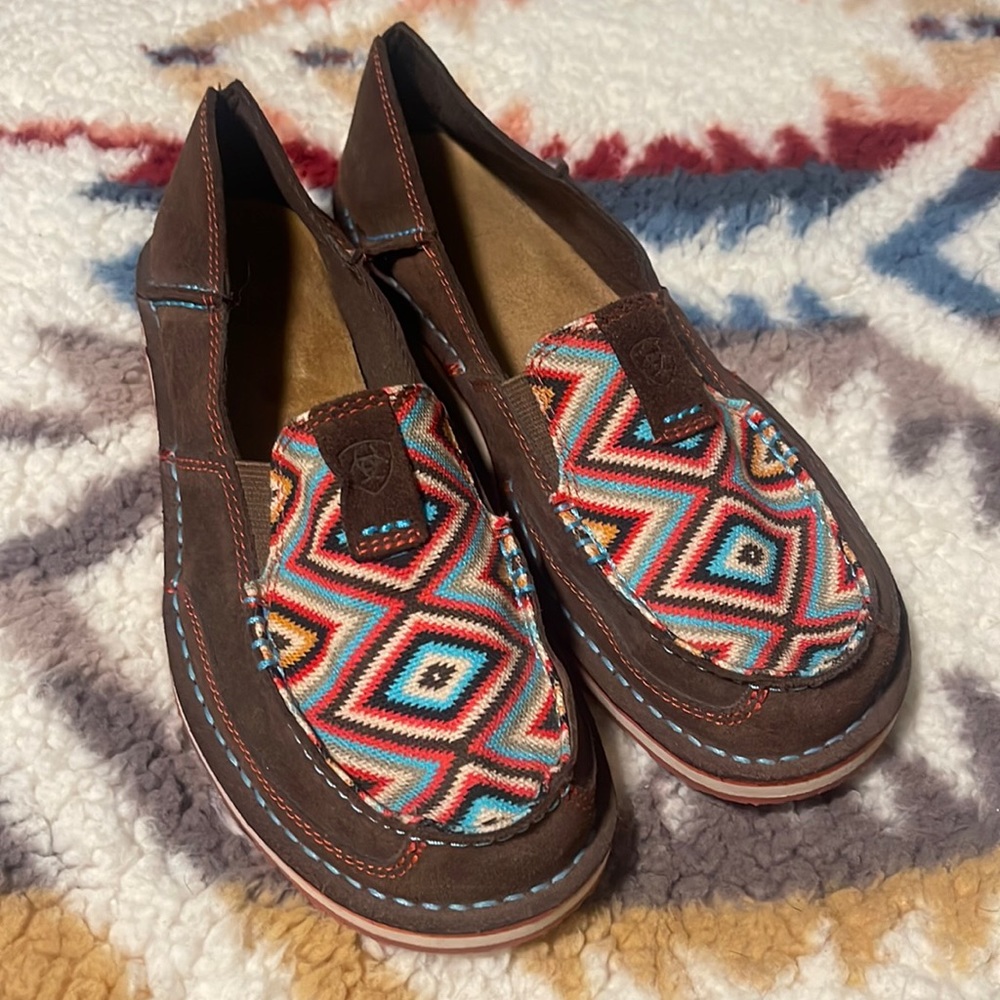 Ariat slip on shoes, size 8 only worn once.